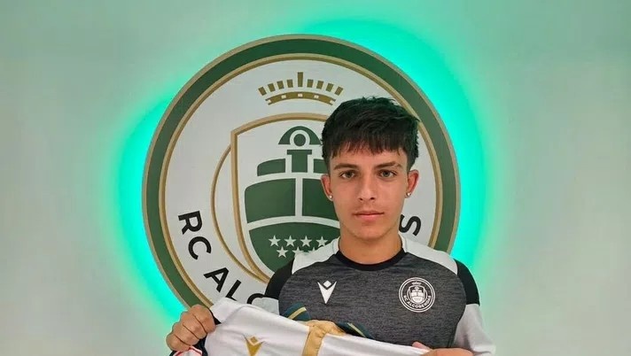 开云-意媒：国米有意17岁中场小将卡扎凯奥斯，目前尚未进行直接接触