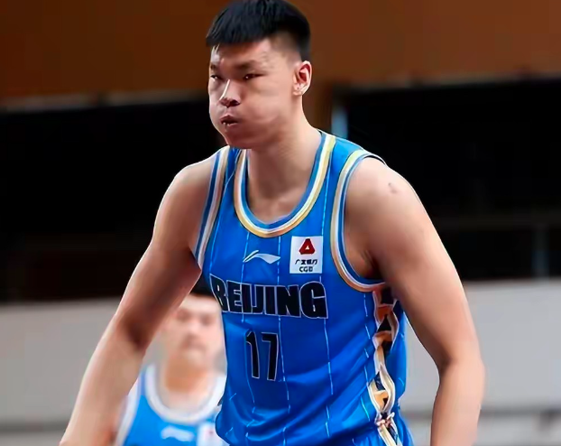 开云-惊不惊奇！周琦也得靠一边